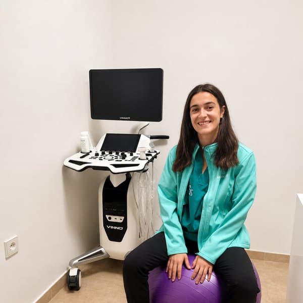 Retrato de Laura, fisioterapeuta especializada en salud de la mujer en Sinapsis